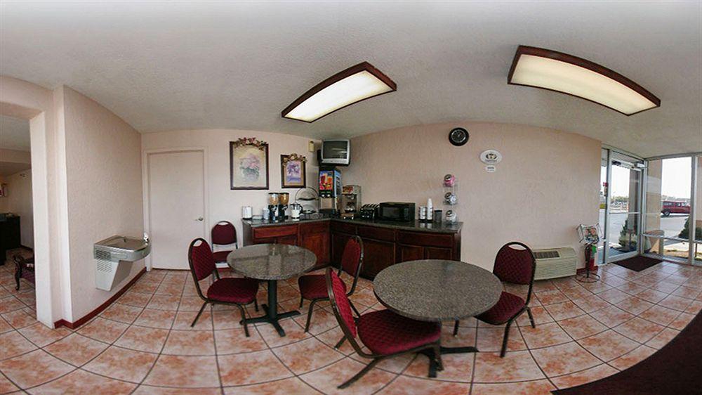 Motel Super 8 By Wyndham Fairgrounds Oklahoma City