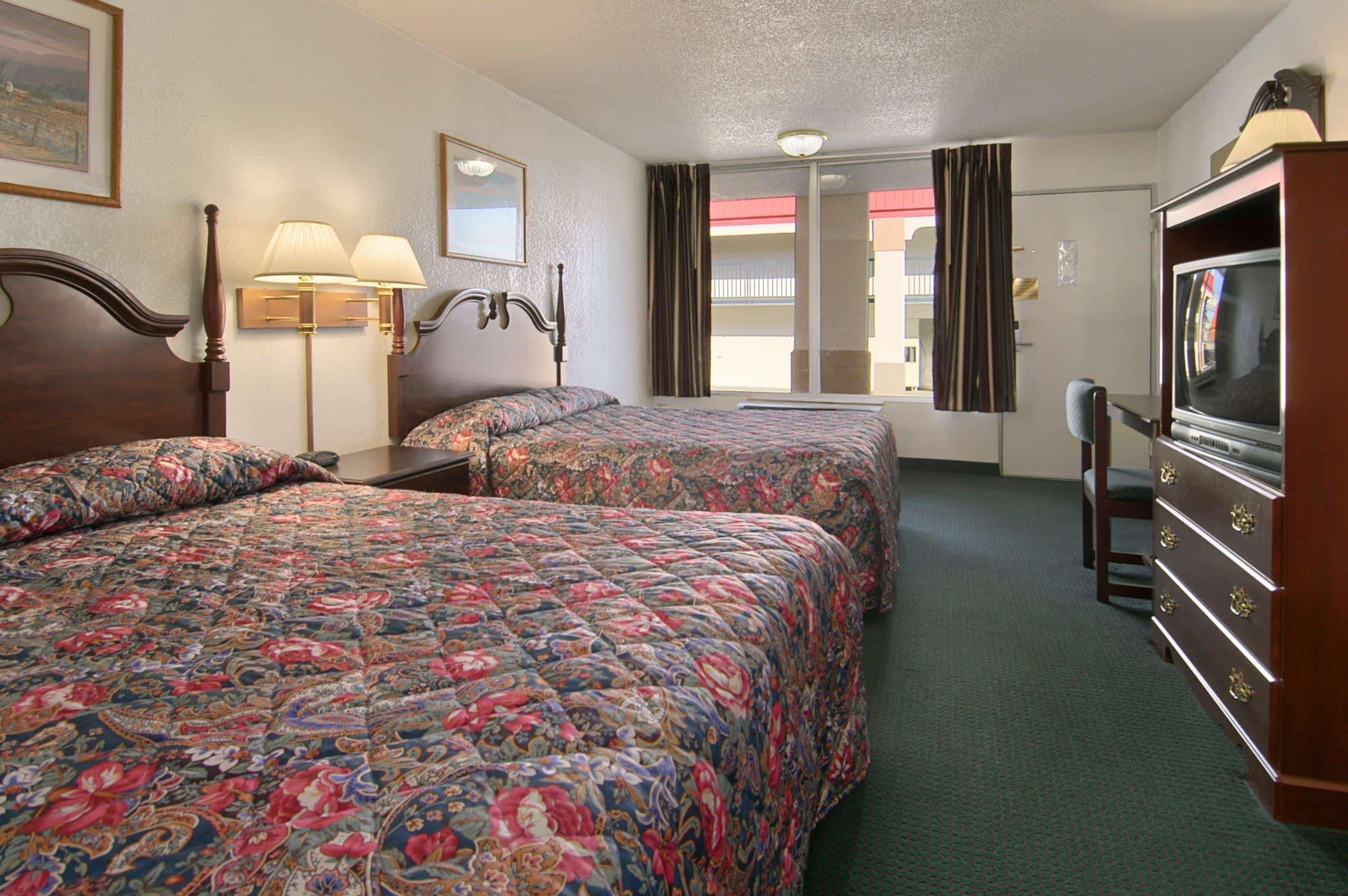 Motel Super 8 By Wyndham Fairgrounds Oklahoma City