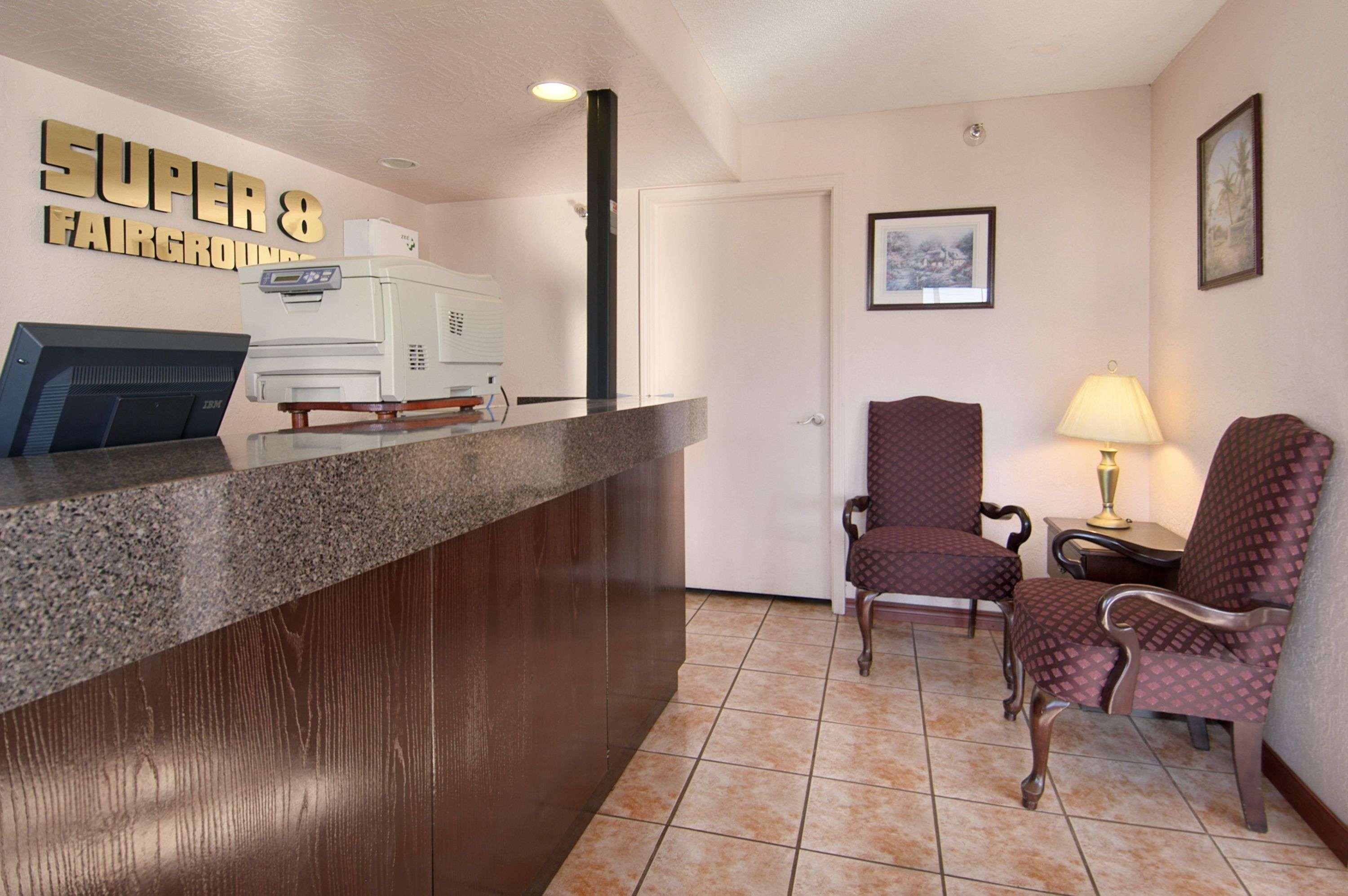Super 8 By Wyndham Fairgrounds Motel Oklahoma City